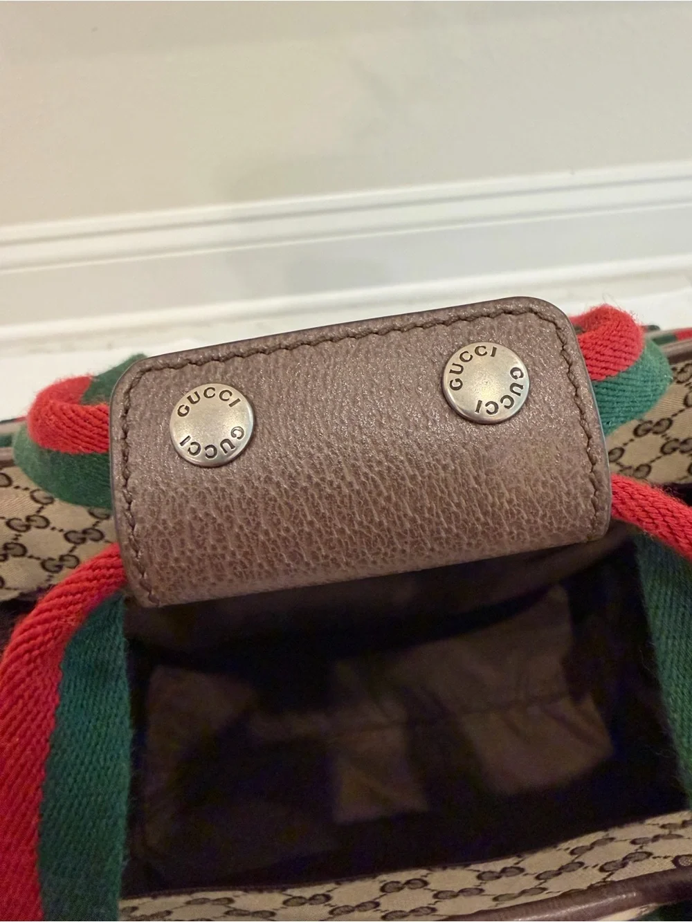 Gucci tote signature